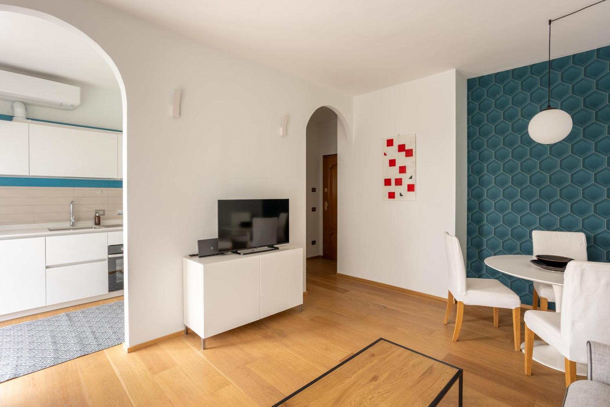 Suite 51 Appartamento Con Terrazzo A 50 Mt Dal Lago - Private Parking (Adults Only) Arona Exterior photo